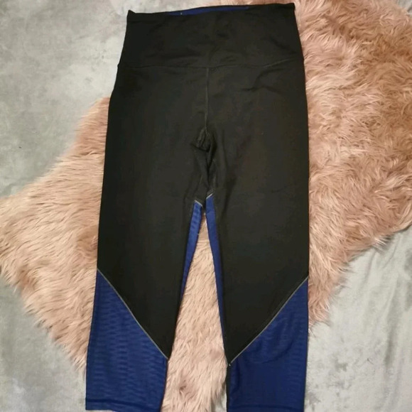 Victoria Sport Knockout Leggings - Picture 5 of 5